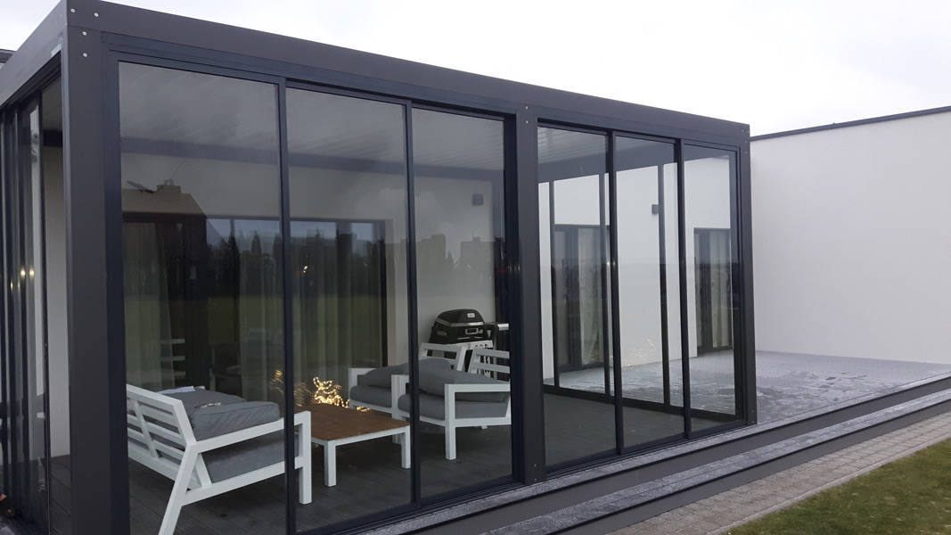 stumdomu stiklu sistema terasa pergola visoje lietuvoje