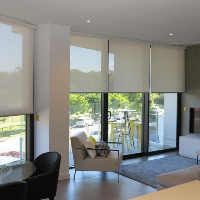 Roletai permatomi screen nuo saules 2 Roletai permatomi screen nuo saules 2