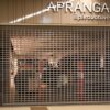 Pakeliamos apsauginės aliuminės grotos Aprangos išparduotuvėje