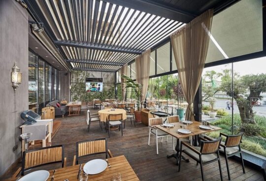 Bioclimatic Plus pergola restaurants commerce