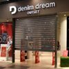 Pakeliamos aliuminės grotos Denim Dream parduotuvėje