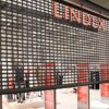 Pakeliamos aliuminės Lauresta grotos Lindex parduotuvėje