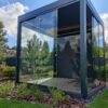 Aukšta biolklimatinė įstiklinta pergola iš šono